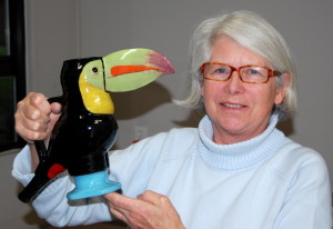 Here I am to show the size of Toucan