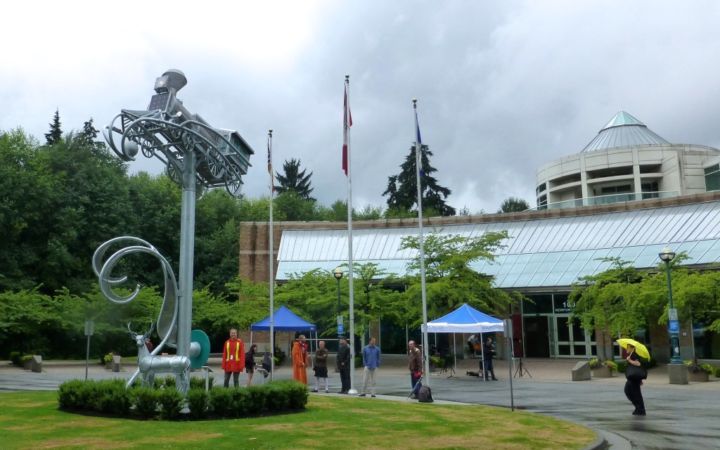the sculpture in front of City Hall